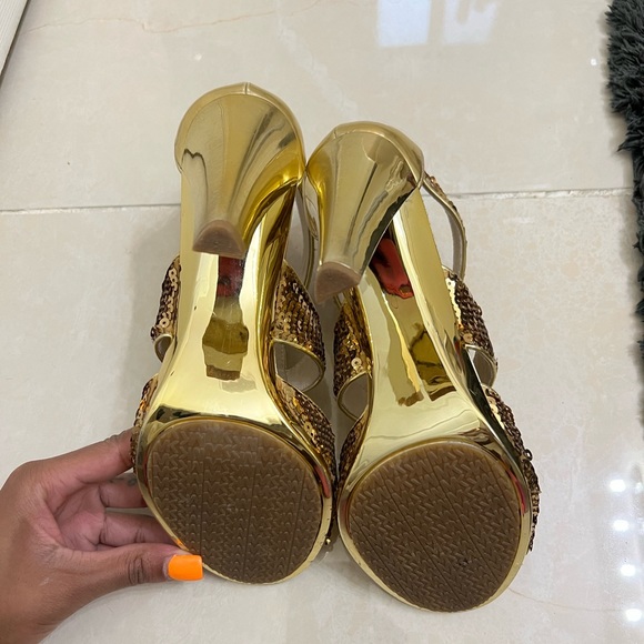 Berkley T Strap - Picture 3 of 4